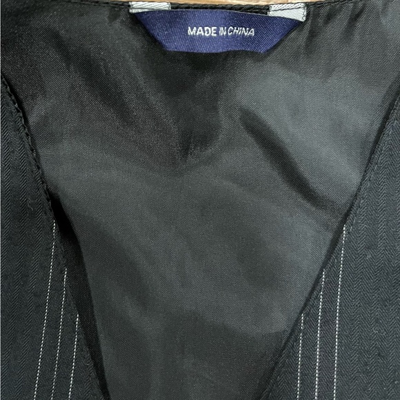 Boys 4 Button Suit Vest, Size 5 - Picture 8 of 8